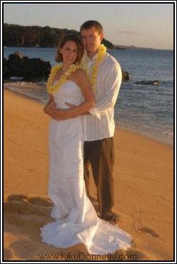 Romantic Molokai beach wedding